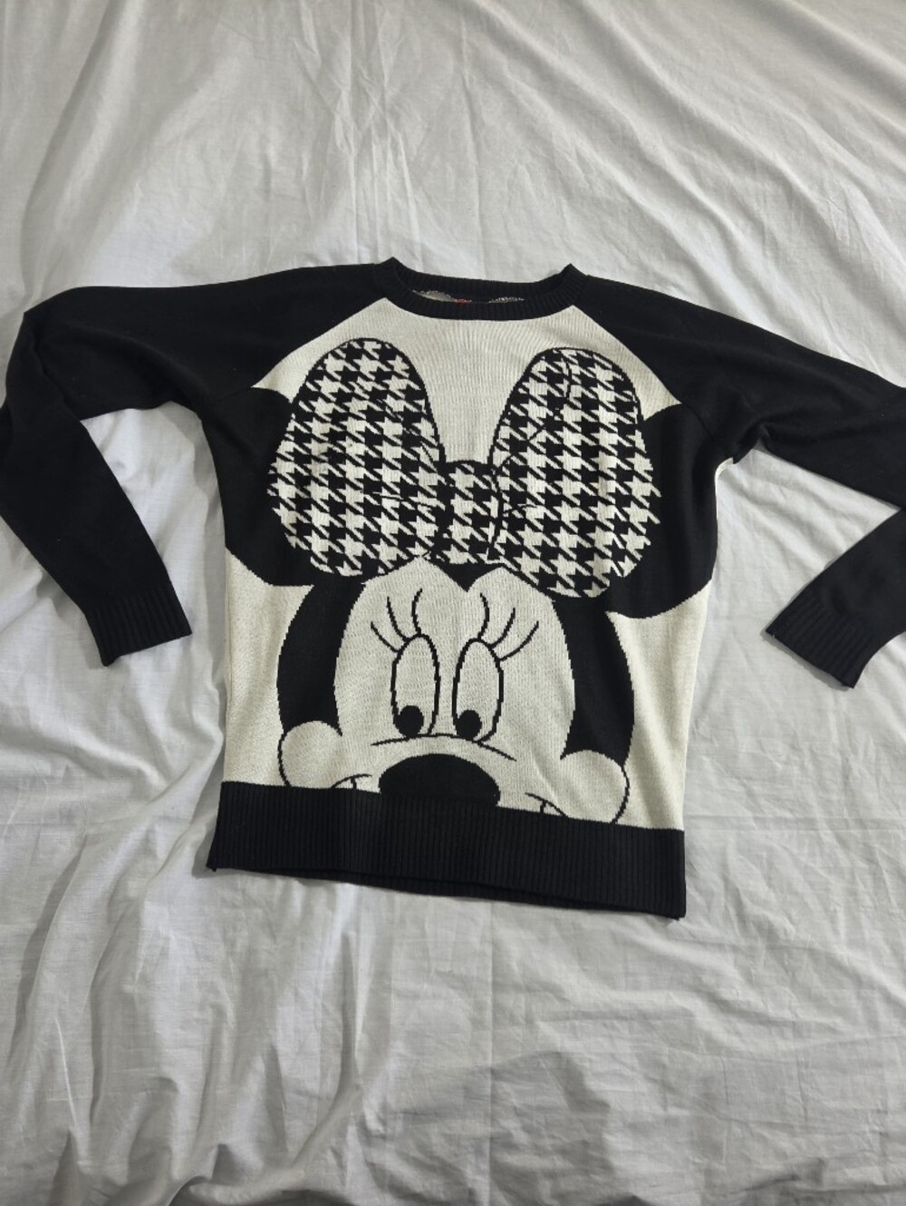 Disney Parks Minnie Mouse Houndstooth Bow Knit Crewneck Sweater (small fit)